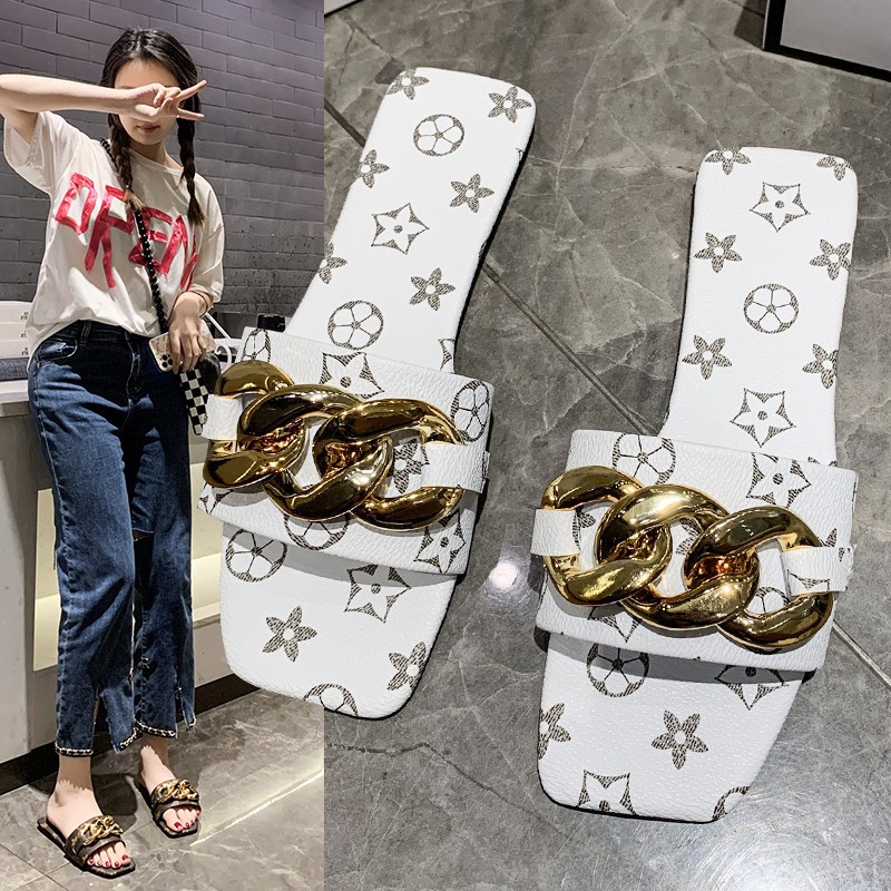 Women Fashion Slippers Metal Chain Design Sandals Slip-On Flat Sole Outdoor Summer Shoes