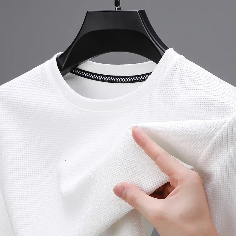 Mens Business Casual Long Sleeved Solid Color Round Neck Tshirt for Autumn Winter Comfortable Fashionable Versatile Top 241223