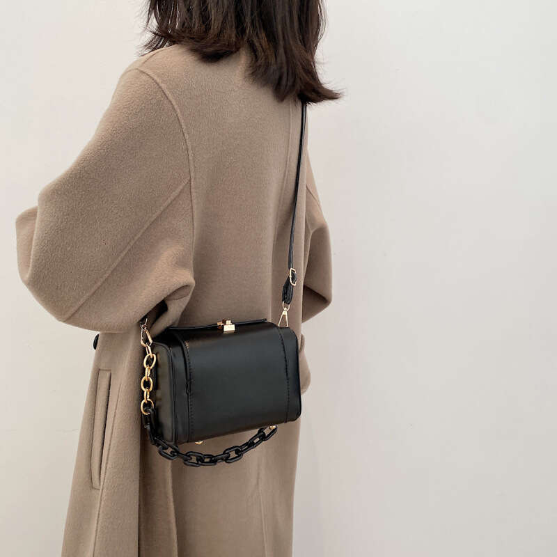 Early Spring New Trendy Fashion Shoulder Internet Celebrity Same Style Box Simple Texture Casual Women's Bag