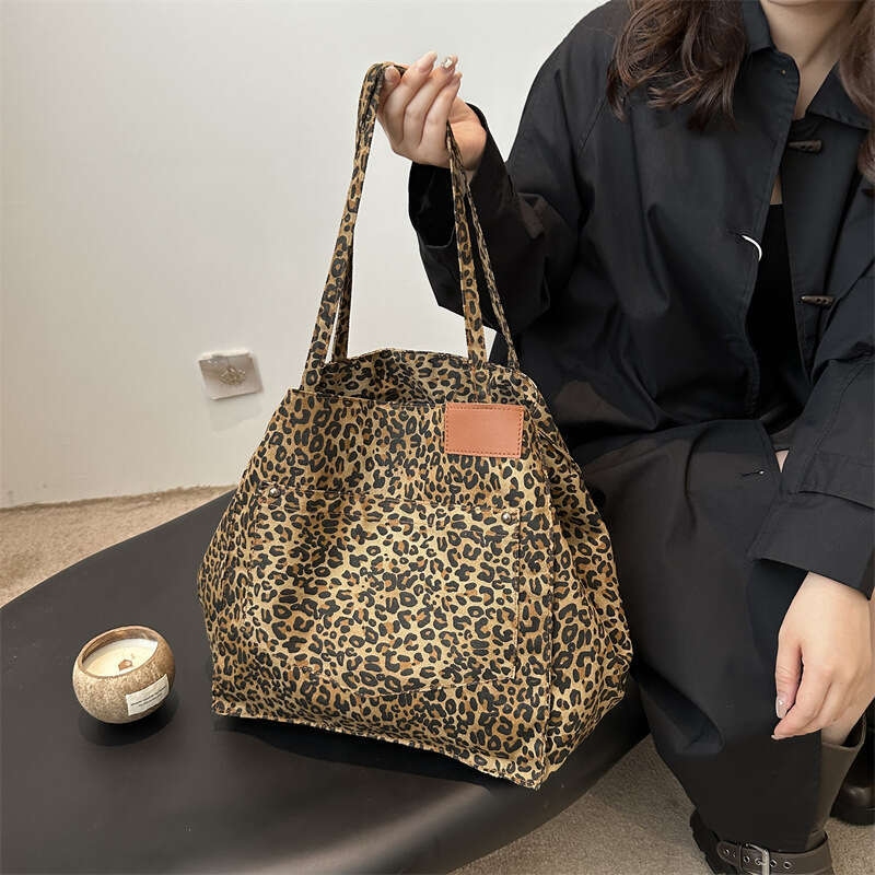 Leopard Canvas Tote Women's Large Capacity 2024 New Trendy Handheld Commuter Versatile One Shoulder Mommy Bag