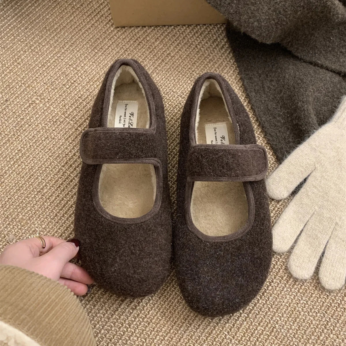Vintage furry beans cotton shoes women wear 2024 winter plus fleece flat cute Mary Jane fashion shoes241226bj