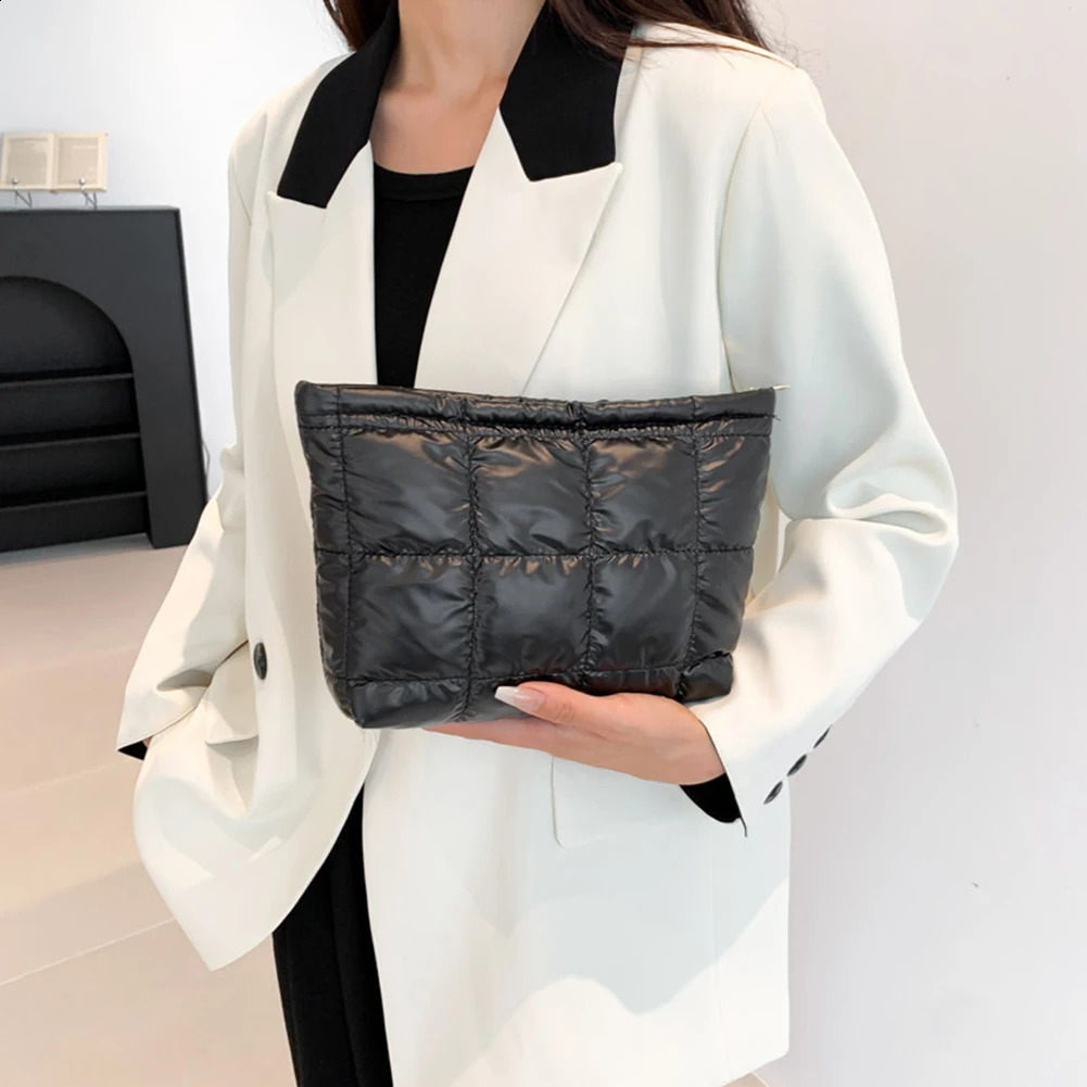 Women Makeup Pouch Padded Quilted Makeup Storage Bag Large Capacity Cosmetic Organizer Bag Solid Color Puffer Handbag Clutch 241226