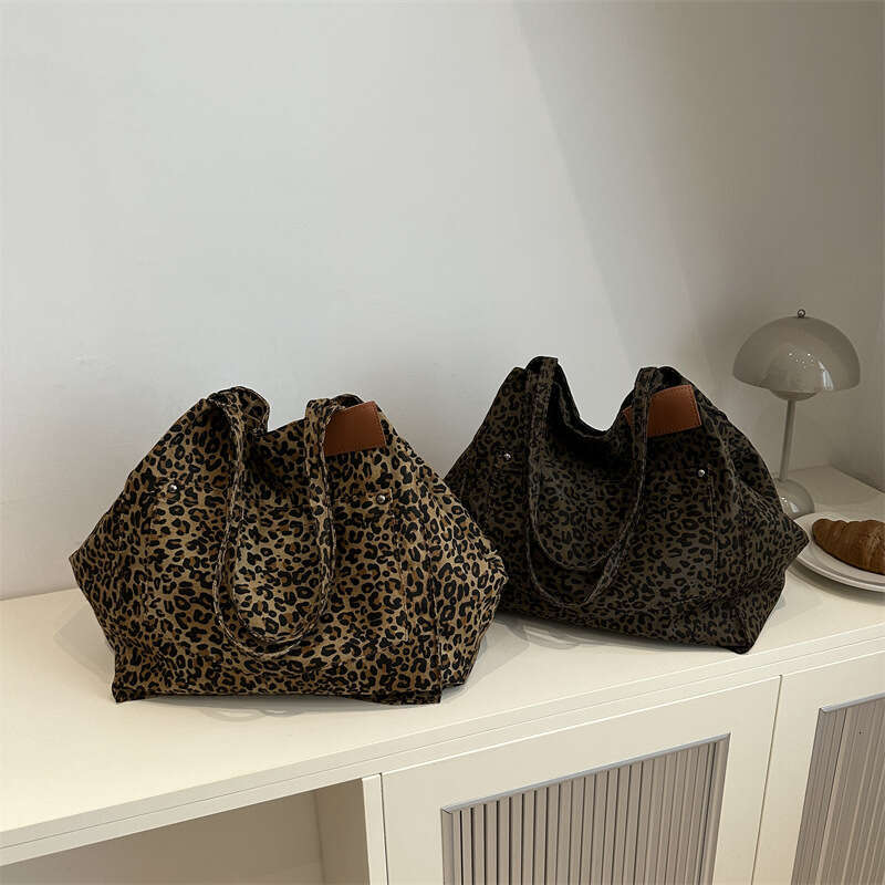 Leopard Canvas Tote Women's Large Capacity 2024 New Trendy Handheld Commuter Versatile One Shoulder Mommy Bag