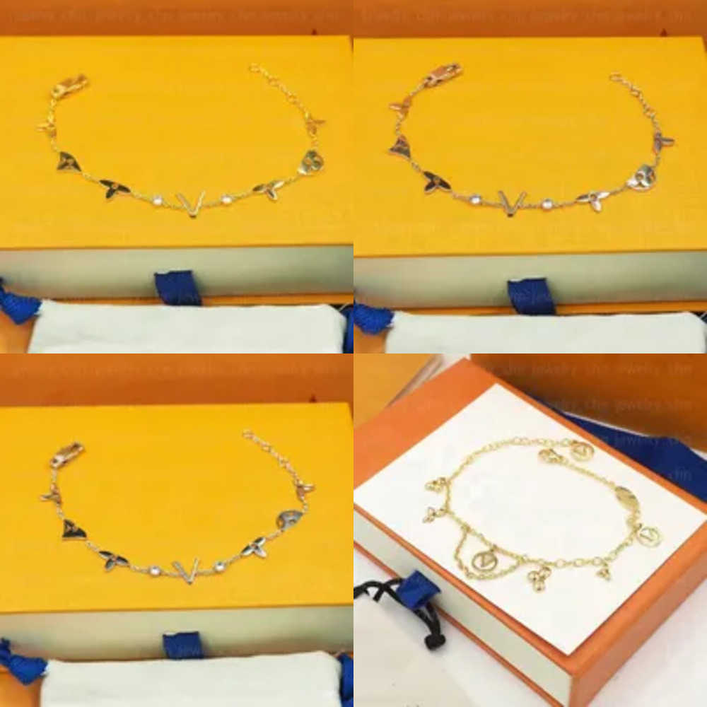 Designer womens jewlery small flower bracelet stainless steel 18k gold plated charm bracelet luxe fashion fine jewelry woman girl birthday gift daily outfit