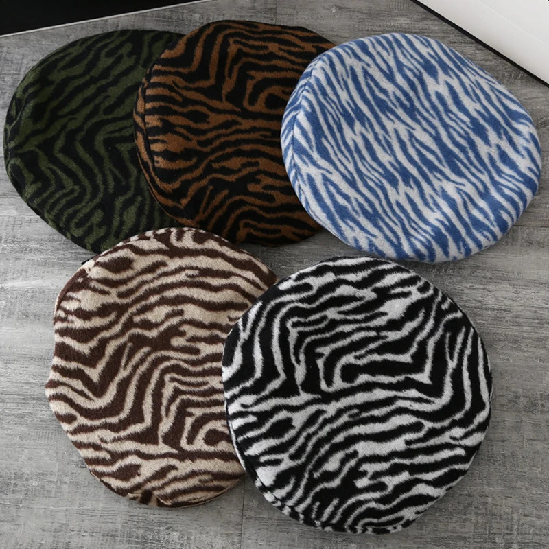 Korean Striped Beret Autumn Winter Plush Warm Berets Zebra Pattern Short Brim Caps Personalized Leopard Print Street Painter Hat 241226
