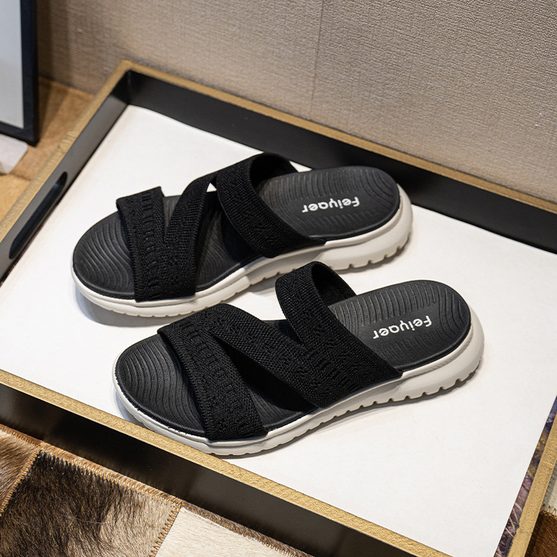 Cross-border plus-size slipper women 2025 summer new flat wedge fashion flying woven light and comfortable beach slippers