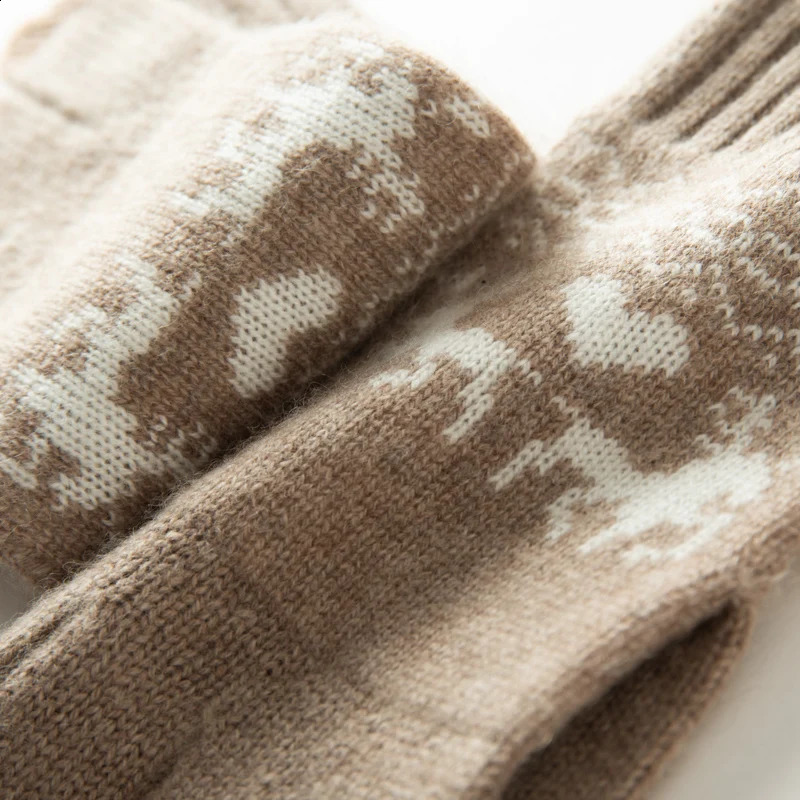 Cashmere knitted gloves Autumn/Winter hand warm Soft and delicate classic knitted print n for both men and women 241226
