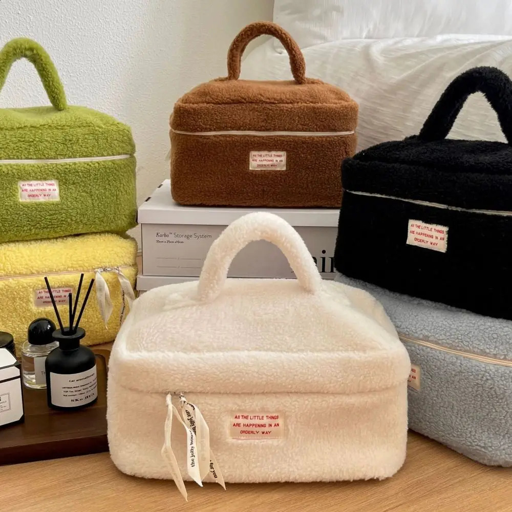 Letter Plush Cosmetic Bag Portable Storage Bag Zipper Travel Washbag Fluffy Makeup Tote Makeup Pouch Bag Female/Girls 241226