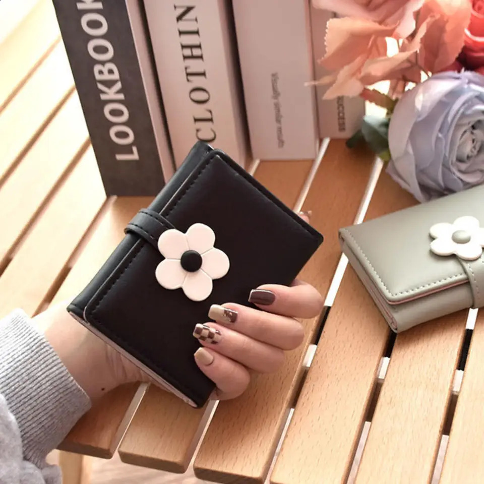 Tri-folded Wallet Women Coin Purses Korean Cute Daisy PU Leather Females Purses Credit Card Bag Money Purses Clutch Pouch 241224