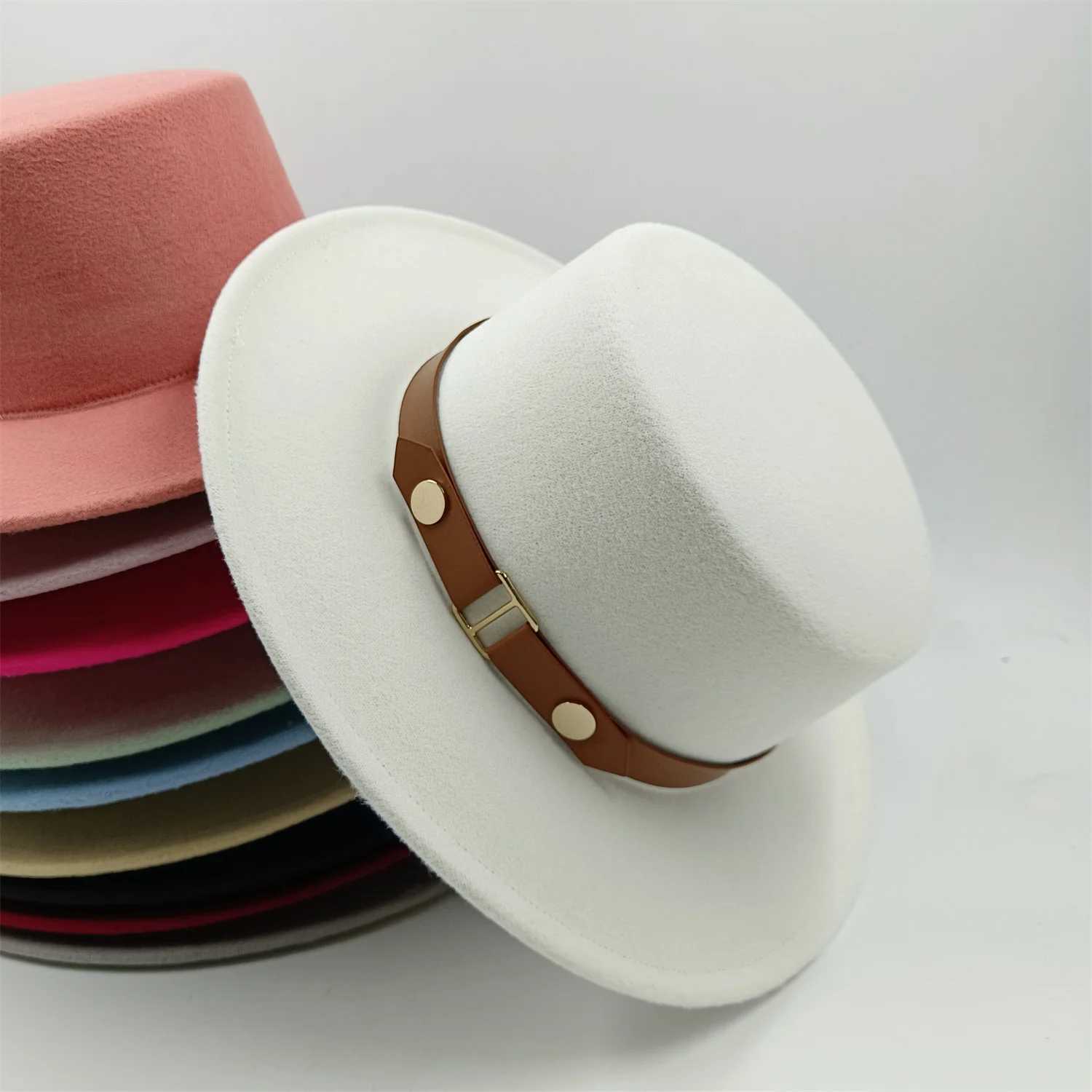 Fedoras Mens and Womens Convex Flat Top Fall Winter Panama Fedora Hat Retro Classic Church Hat 2022 New Belt Decoration W241225