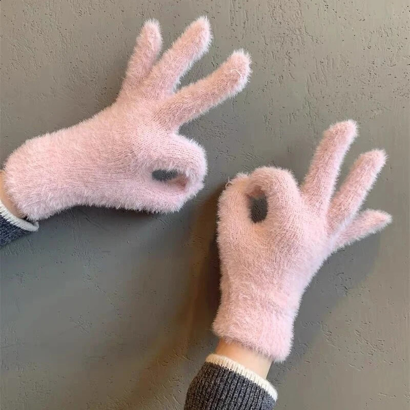 Mink Velvet Gloves Women Winter Warm Plush Five Finger Gloves Outdoors Solid Color Glove Cute Fur Fluffy Wrist Warmer Mittens 241226