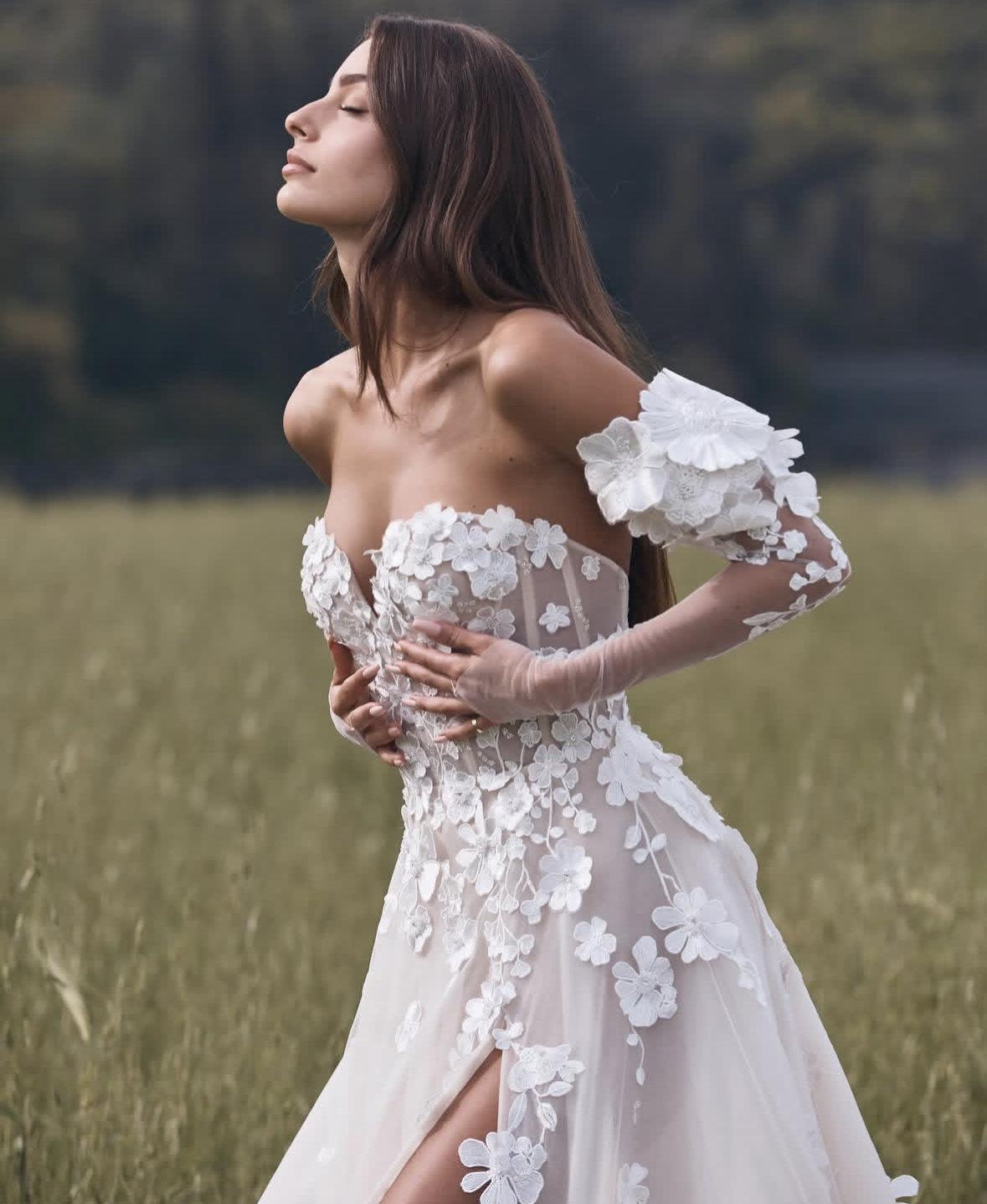 Embroidery Floral Lace Boho Wedding Dresses Side Split Long Sexy Beach Bridal Gowns Sweetheart Neckine Detachable Long Sleeves Ivory Country Vestido D
