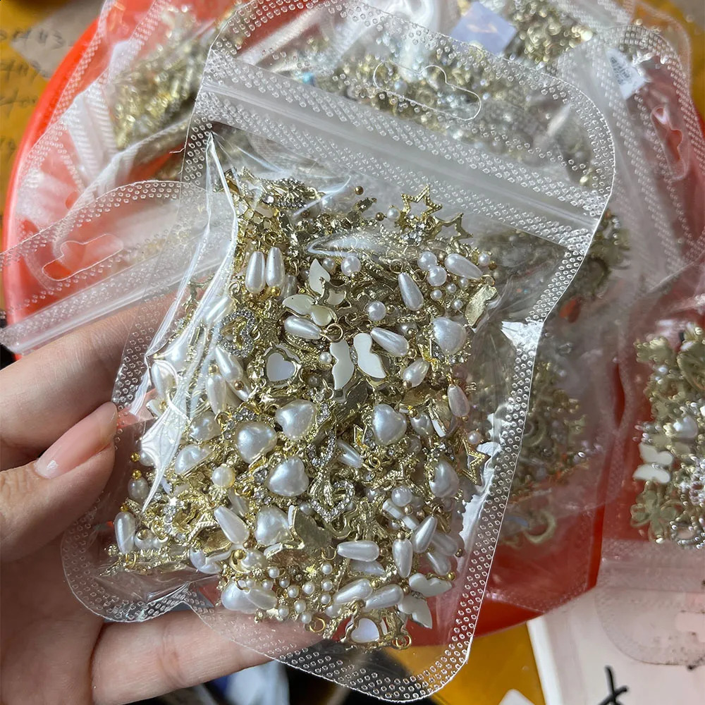 50pcs/Bag Mixed Dangle Nail Jewelry Rhinestones 3D Random Pendent Alloy Pearl Crystal Gems Decoration Manicure Accessorie 241226