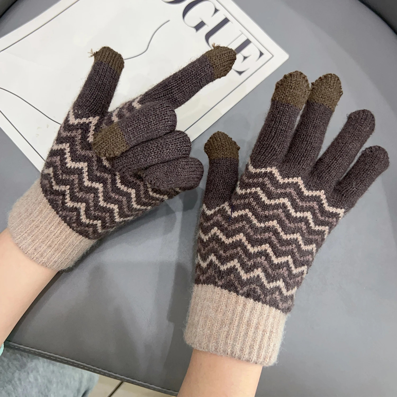 Winter Plush Knitted Warm Gloves Children and Adults Outdoor Cycling Padded Fivefinger Touchscreen 241225