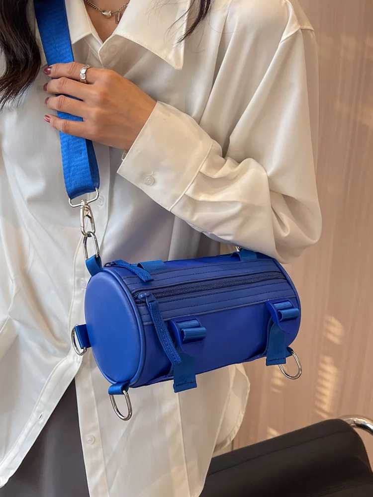 Red casual cross body bag used for Wens 2023 new Nyl cylindrical Shoder messenger bag spring and summer Fem simple handbag Y241225