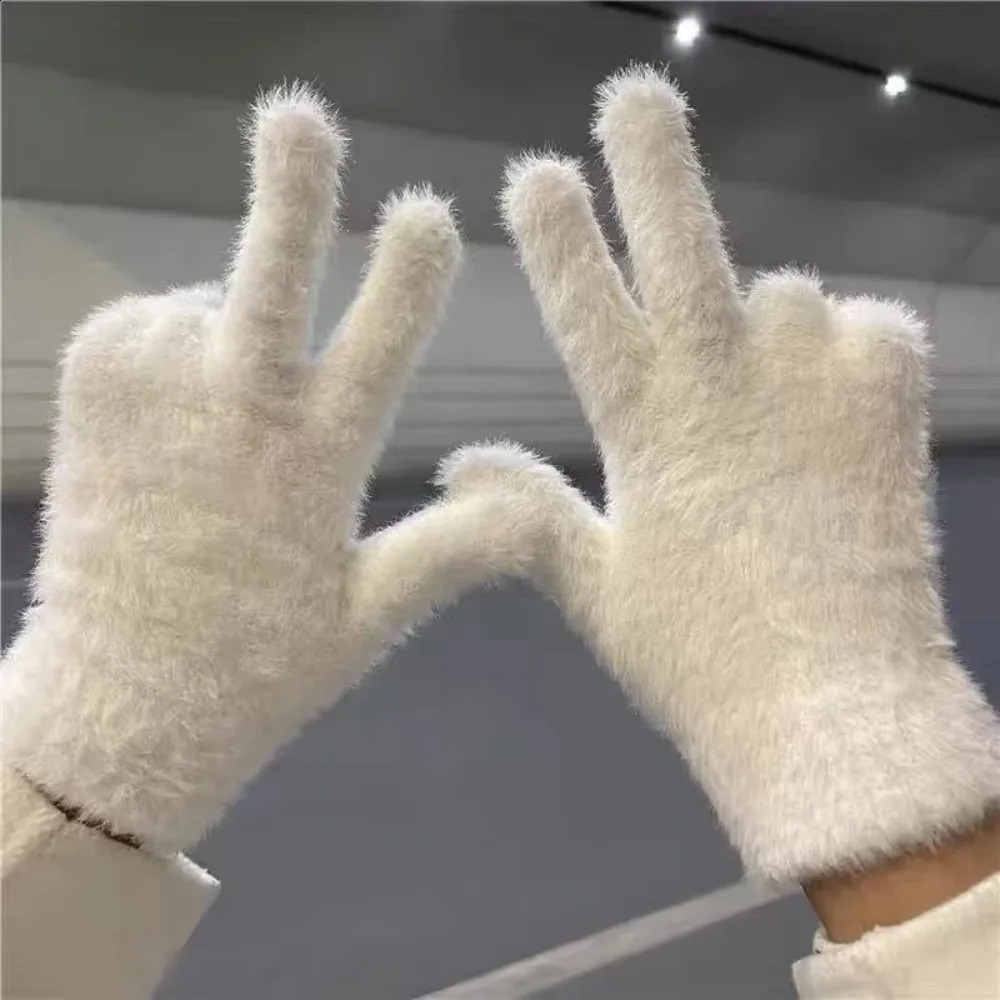Fashion Thickened Furry Gloves Solid Color Cold-proof Five Finger Gloves Windproof Breathable Mink Velvet Gloves Men Women 241226