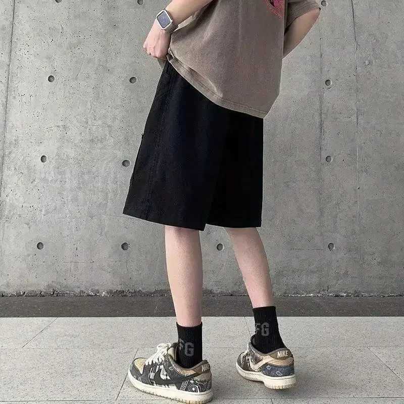 Korean style multi pocket cargo shorts men summer y2k trendy loose and versatile mid pants retro personality casual sports pants W241226