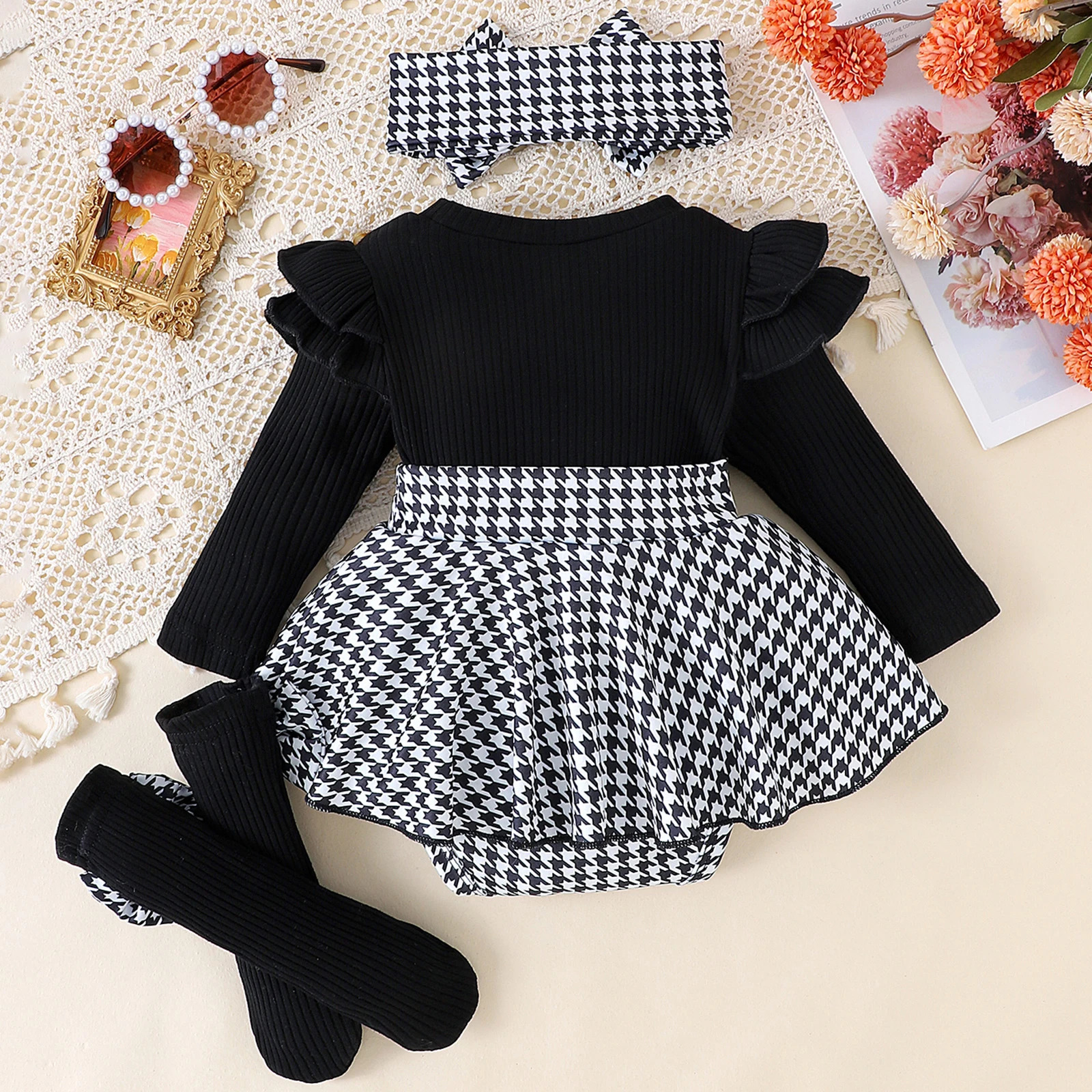 Vintage Spring born Baby Girls Clothing Sets Plaid Print Long Sleeve Ribbed Patchwork Jumpsuits SkirtsSocksHeadband Outfits 241225