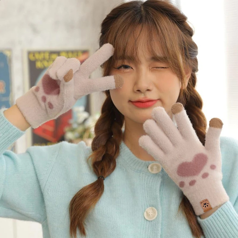 Fashionable Winter Warm And Cute Smiling Face With Thick Knitted Yarn Gloves 241226