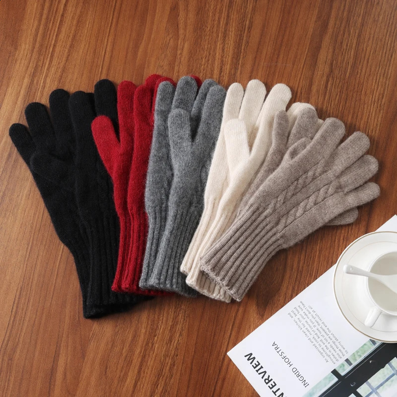 Women Cashmere Gloves Cable Knit Touchscreen Finger Hole Winter Autumn Warm Wrist Length Classic Gloves Female Mitten 241226