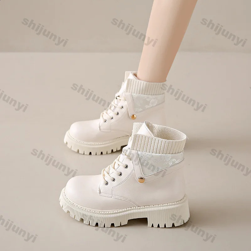 Womens Thick Soled Short Boots Autumn Winter British Style Chunky Heeled Combat Boots Woman Comfort Flat Lace-up Ankle Boot 241226