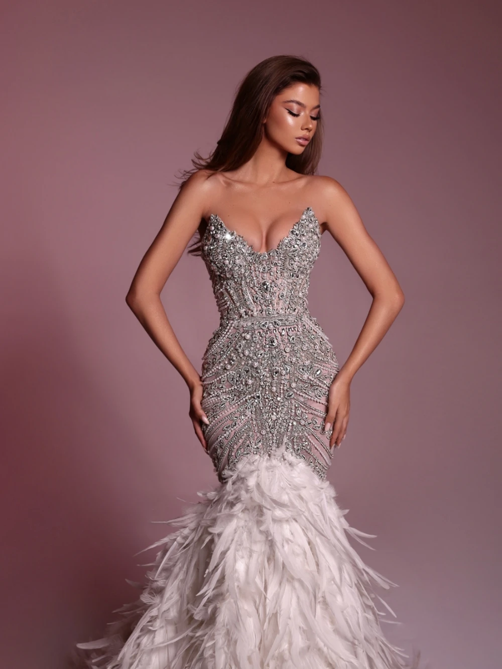 Exquisite Evening Dresses For Women Sweetheart Neck Sleeveless Gown Crystal Sequins Pearls Feather Customized Dress Party