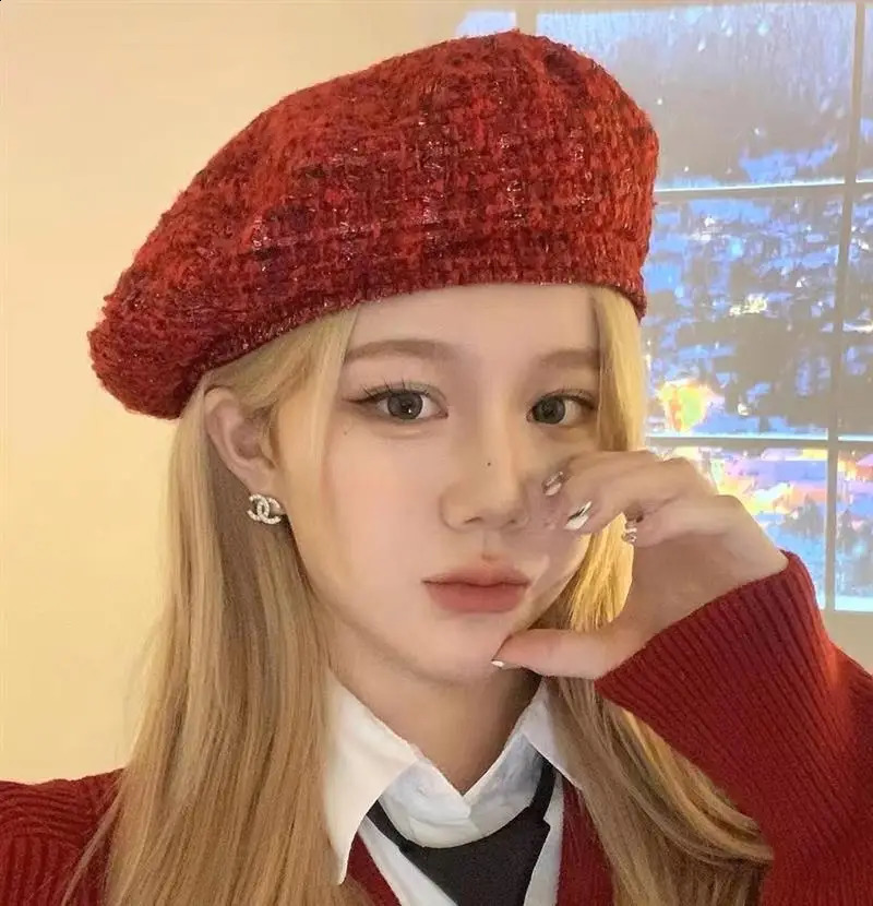 Christmas Red Cute Womens Beret Retro Bright Silk Plaid Autumn Winter Warm Hat Casual Street Octagonal Artist Hat 241226