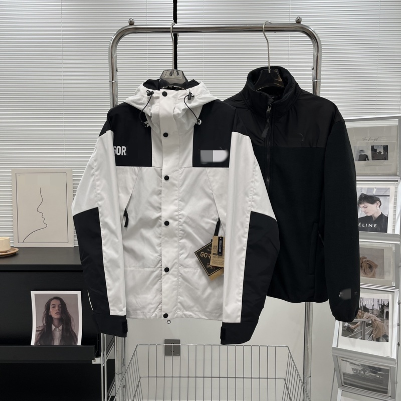 Men's Outdoor Waterproof Hard Shell Double Zipper Hooded Jacket Man Mountaineering Travel Fleece Windproof Warm 3-in-1 Jackets Coat A831M