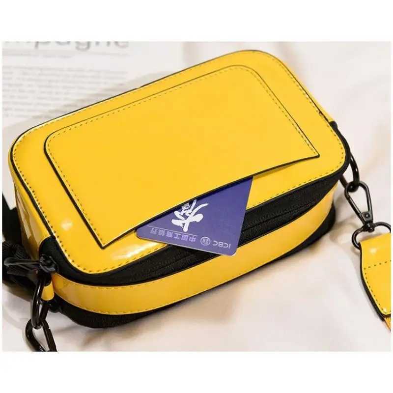 New Fiable Letter Small Square Bag Versatile Commuter Shoulder Bag Wern Style Crossbody BagXJ241225