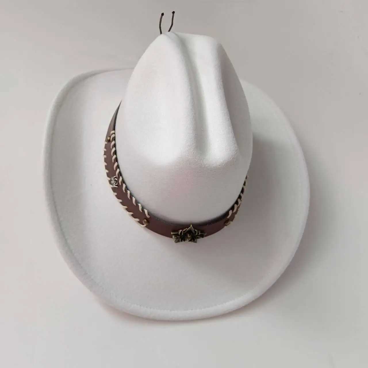 2023 denim hat oversized mens Western style jewelry Accor mens and womens jazz denim hat leather wide stripe Sombrero W241225