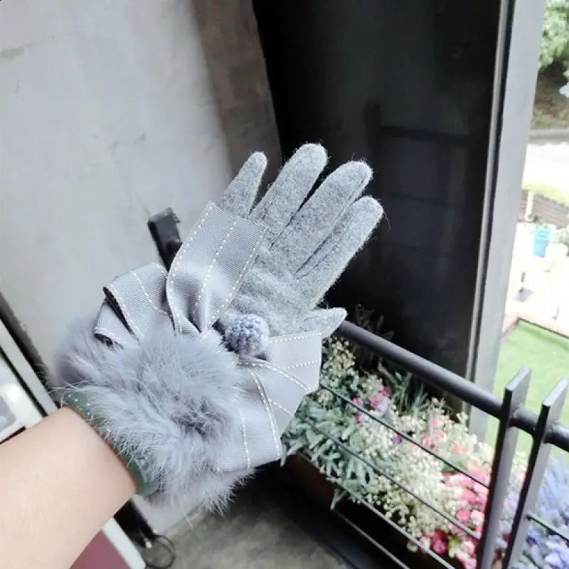 Cashmere Gloves Wool Piece Jump Point Bowknot Hair Ball Fashion Gloves Korean Touch Screen Five Finger Warm 241226