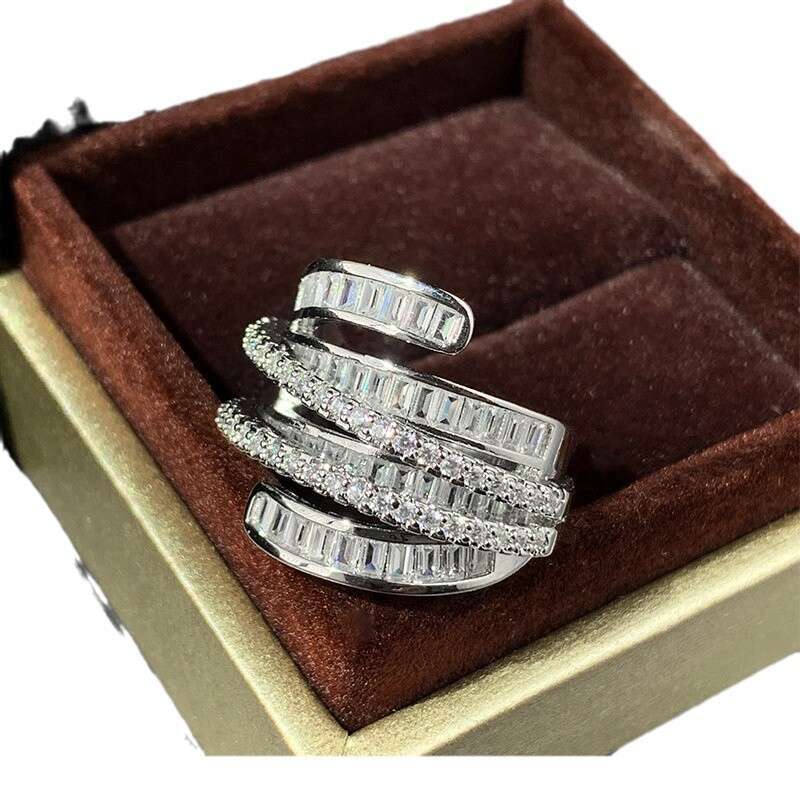 Luxurious atmospheric ring, geometric lines full of diamonds zircon rings, high-end accessories for women's cocktail and parties