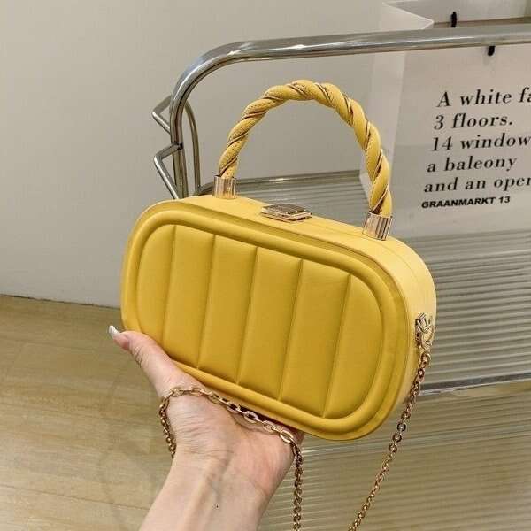 New Korean Fashion Chain Emed Handheld Single Shoulder Box With High Quality Texture Small Square Crossbody Bag For Women