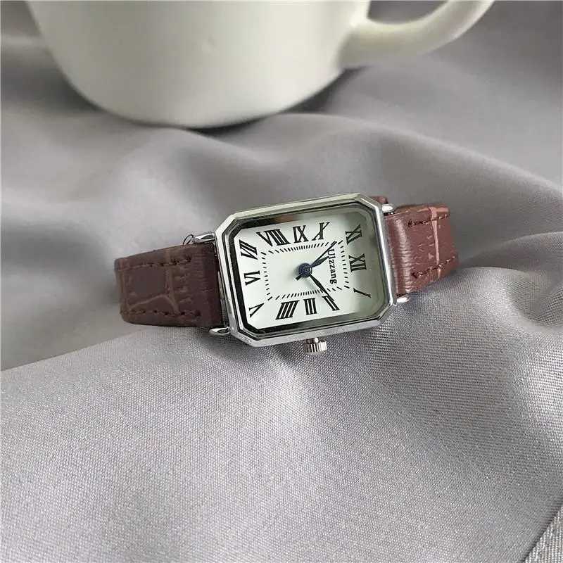 New Arrival Retro Watches Classic Casual Quartz Dial Leather Strap Band Rectangle Clock Fashionable Wrist Watches for Women Z241226