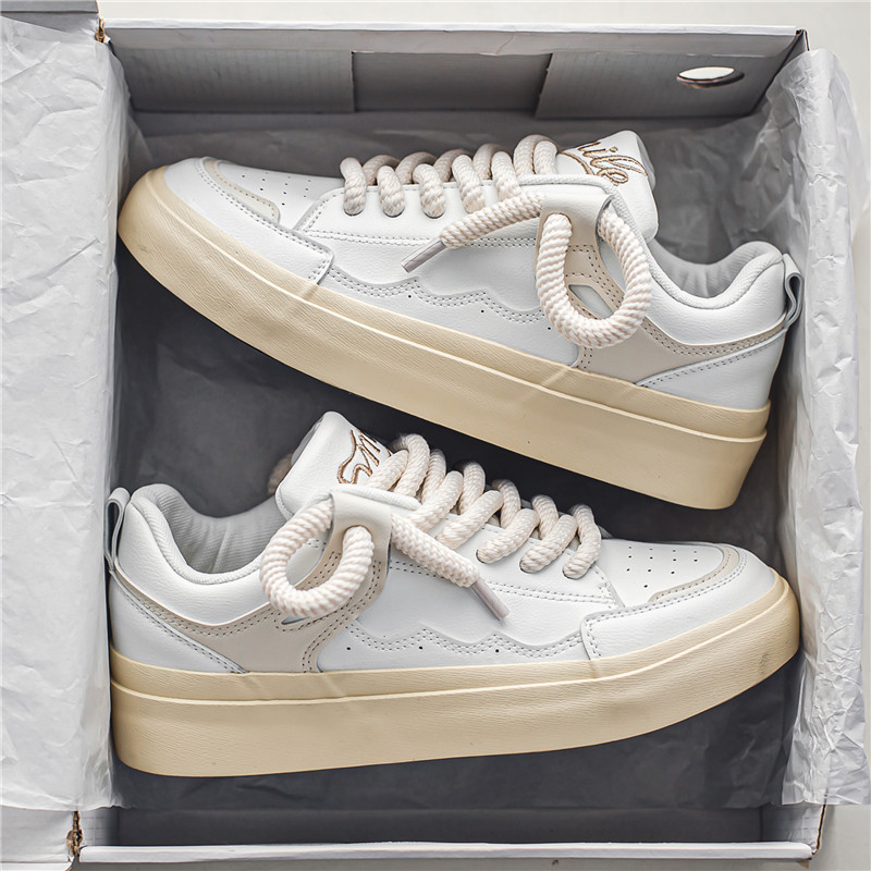 Men Casual Fashion Hot Sale Leisure Skateboard Shoes Thick Sole Niche Design Trendy Triple Beige Red fashion