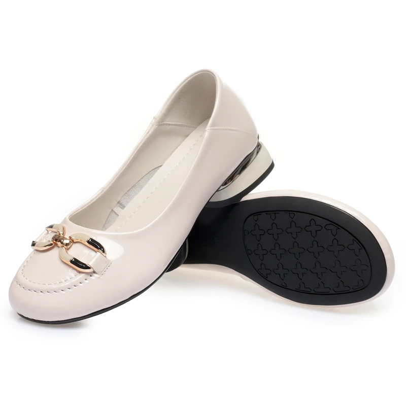 AIYUQI Peas Shoes Women Non-slip Large Size Shallow Mouth Women Spring Shoes Middle-aged Patent Leather Women Shoes