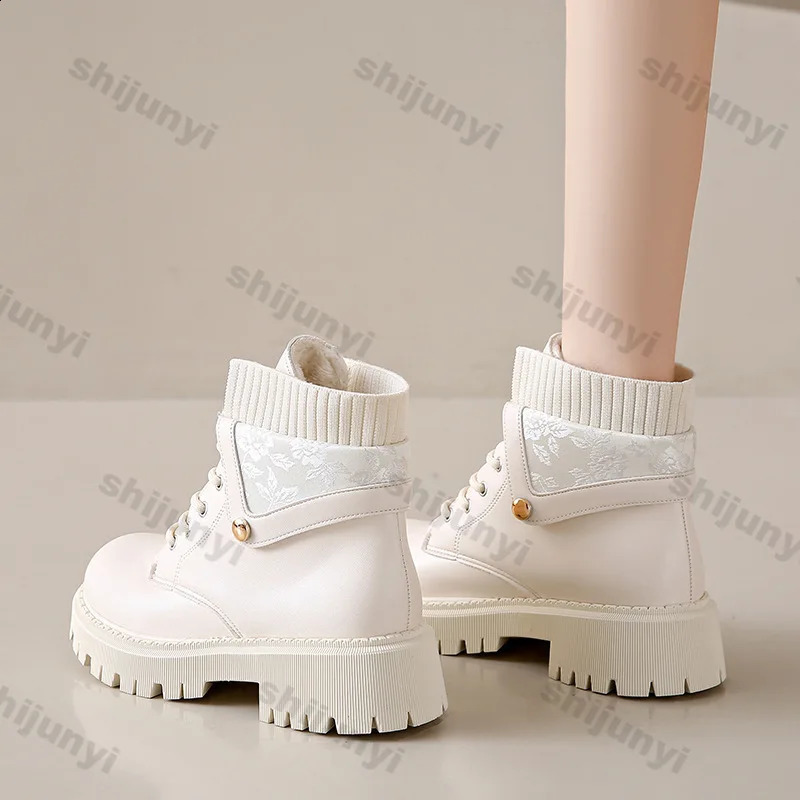 Womens Thick Soled Short Boots Autumn Winter British Style Chunky Heeled Combat Boots Woman Comfort Flat Lace-up Ankle Boot 241226