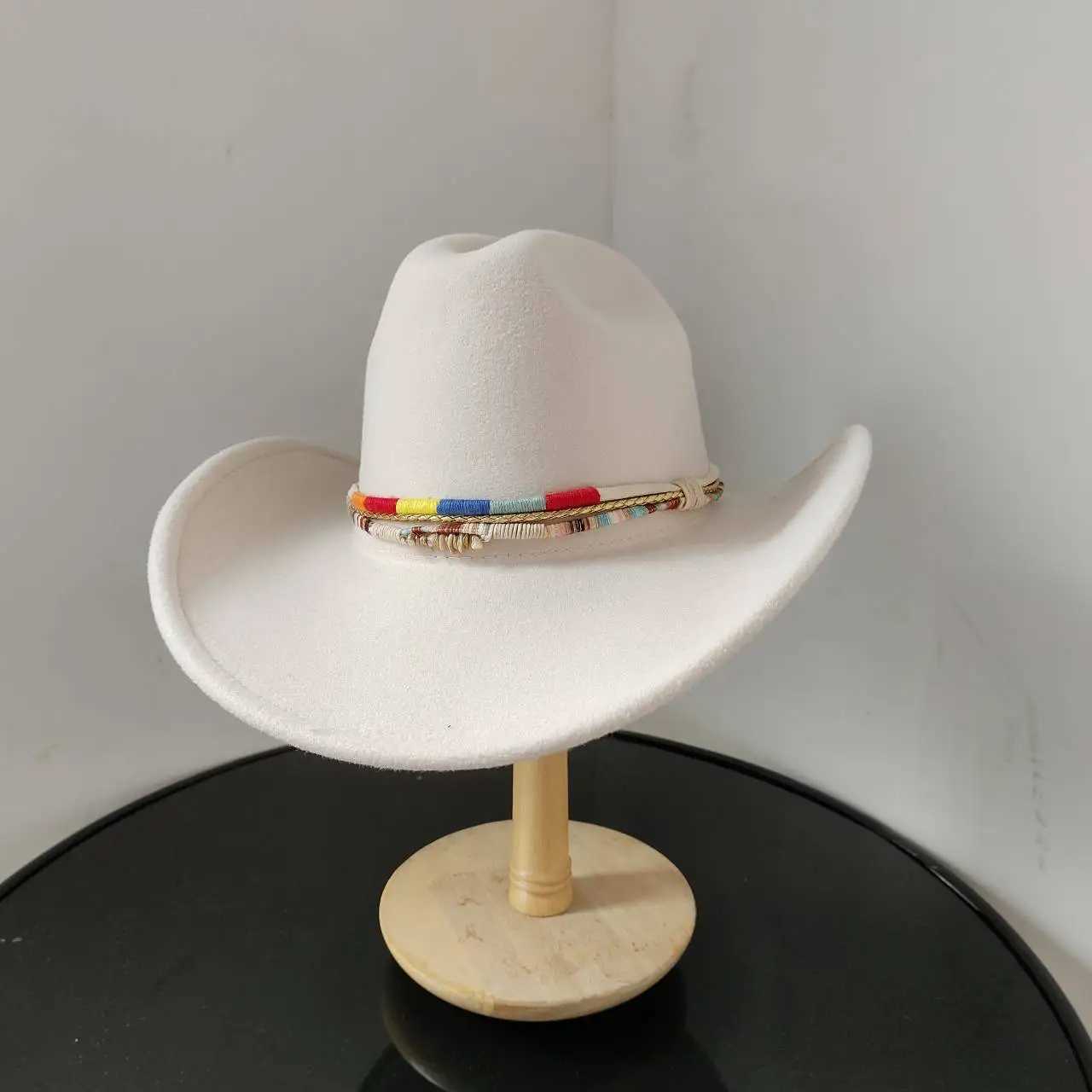 2023 New White Western Mens and Womens Cowboy Hat Jazz Cowboy Hat Colorful Strap Academy Panama Sombrero Hombre Hat W241225