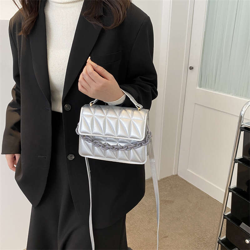 Minimally Designed Retro Hand-Held Small Square Women's Autumn And Winter New Chain Shoulder Crossbody Dia Grid Bag