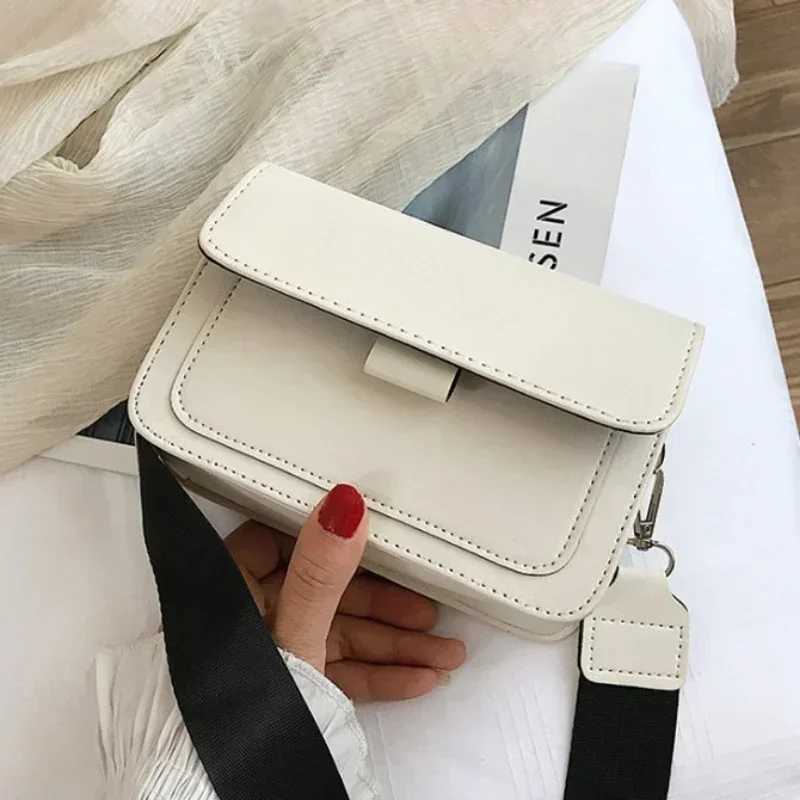 Ladies Messenger Bag 2024 New Trendy Wide Shoulder Strap/chain Small Square Bag Casual Simple Flap Crossbody Bag for WomenXJ241225