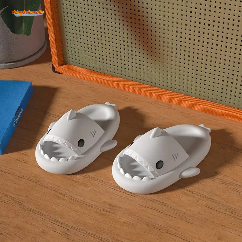 Summer Women Soft Shark Slippers Couple Bathroom Non-slip Sandals Men Outdoor Beach EVA Slides Kids 2025 Cute Color Thick Shoes #34 ddmykukumalu