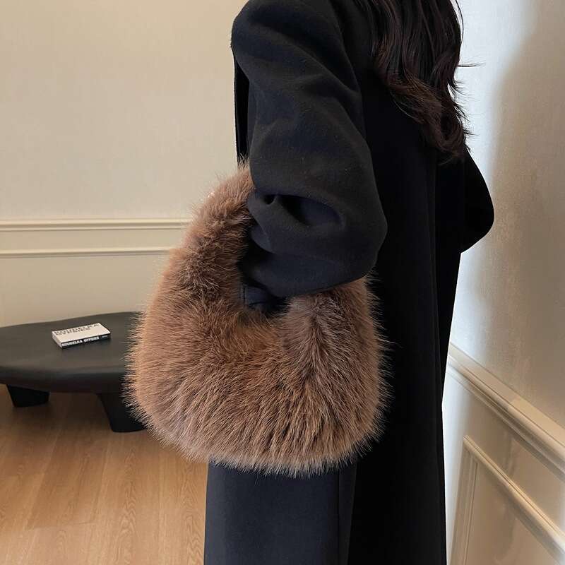 Autumn Winter New High Beauty Woolen For Women, Popular Plush Bag, Premium, Small And Versatile Handheld Bag