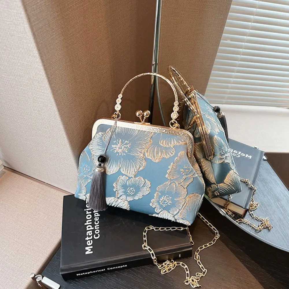 Chinese Style Embroidered Shoulder Bag Elegant Handbag Small Square BagXJ241225