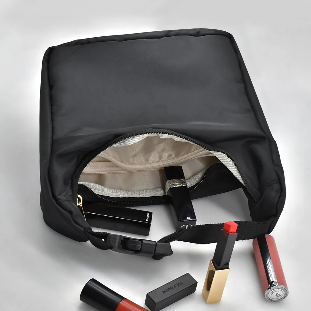 Outdoor Cosmetic Bag Simple Portable Large Capacity Women Makeup Bag Toiletries Organizer Waterproof Female Storage Makeup Cases 241226