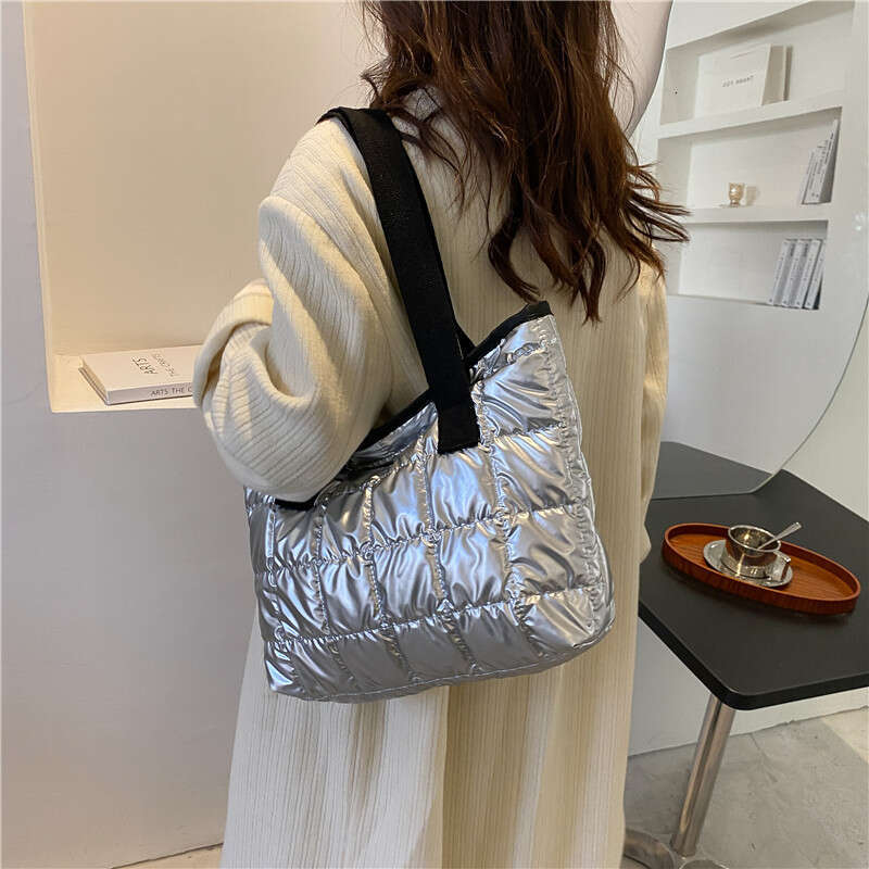 Internet Celebrity Personalized Down New Women's Bag For Autumn And Winter, Shoulder Underarm Tote Bag, Popular This Year