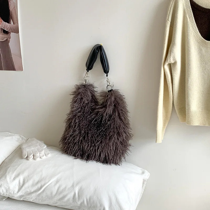 autumn and winter fashionable personalized long hair bag niche sense simple and practical single shoulder fur leather bag 241223