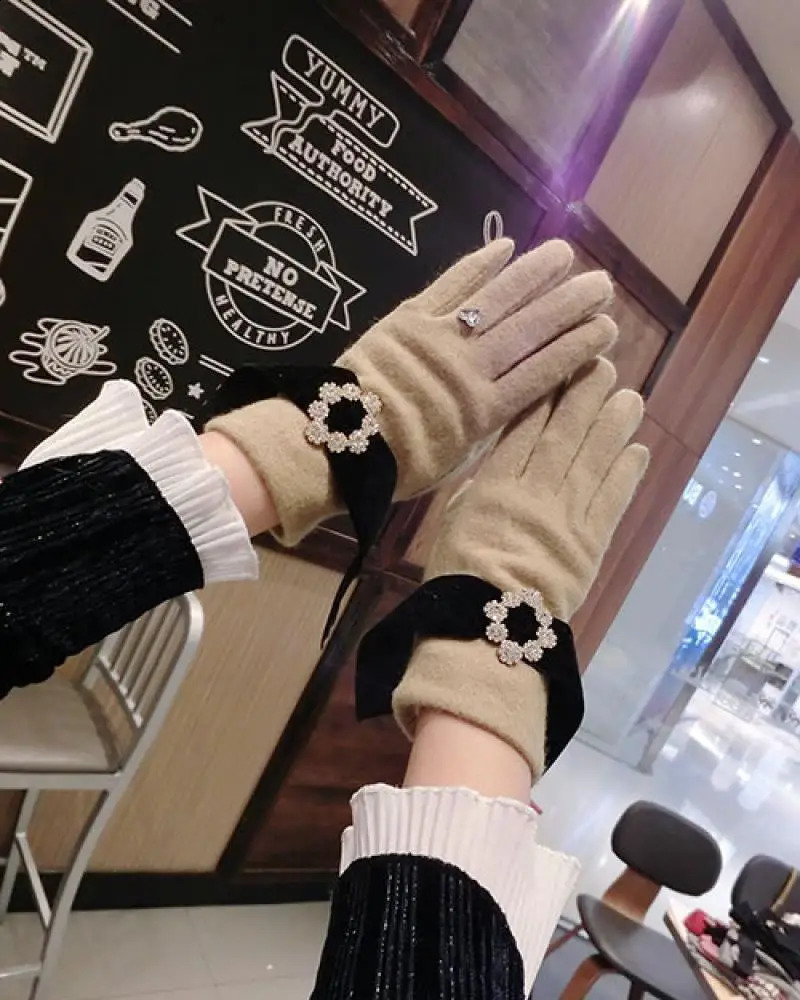 Velvet Rhinestone Buckle Tassel Cashmere Gloves Women Japan and South Korea Warm Thick Five-Finger Split Finger Gloves 241226