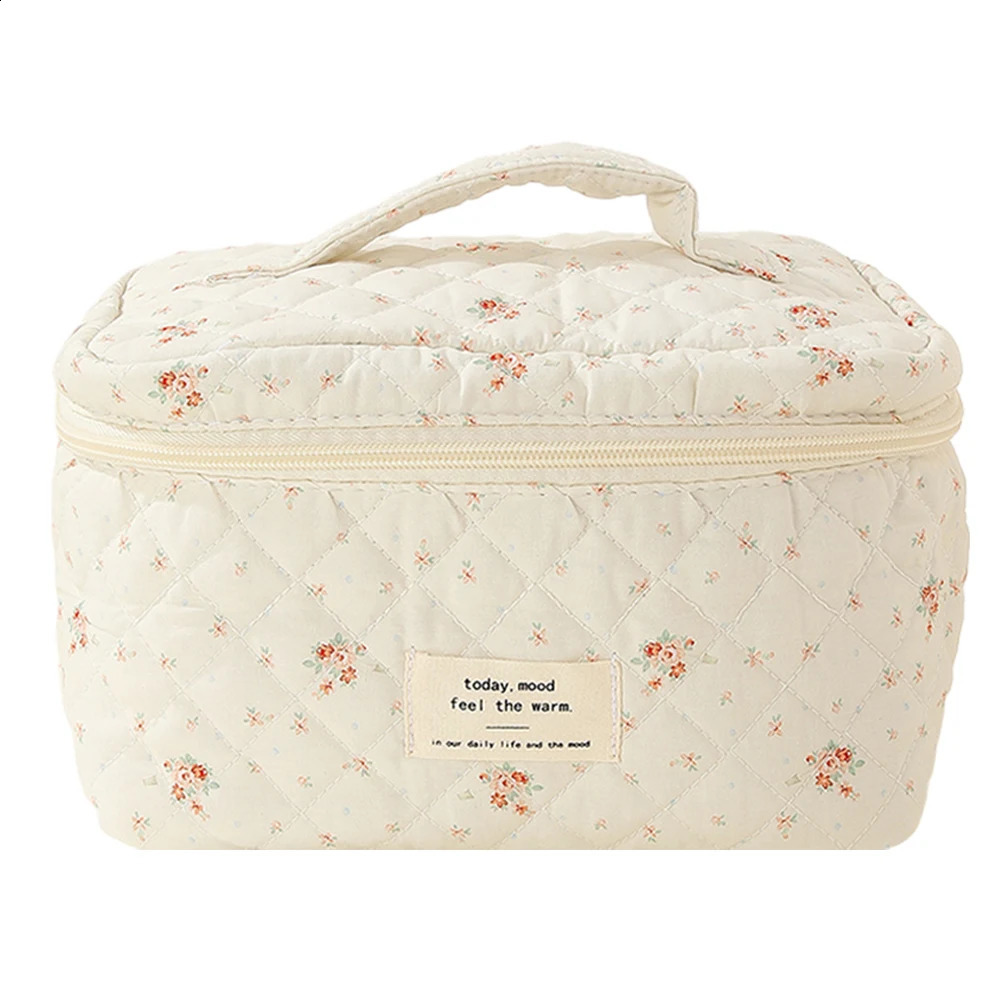 Women Aesthetic Toiletry Purse Printed Cotton Quilted Makeup Handbag Large Capacity Zipper Closure Female Travel Bag 241226