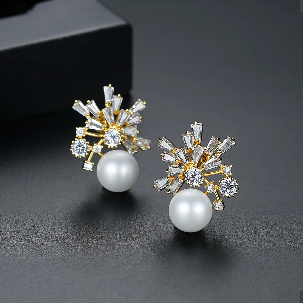 LUOTEEMI Korean Fashion Stud Earrings for Women Simulated-pearl Wedding Bride Party Shiny CZ Gold Color Jewelry Christmas Gift 241226