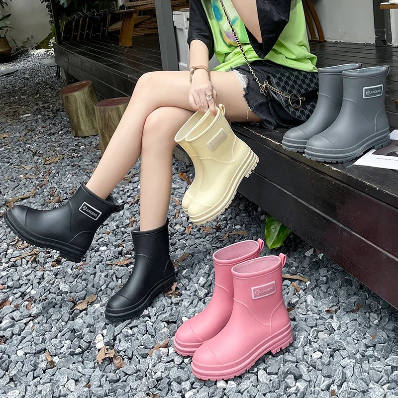 Mid-tube Rain Boots for Women Fashionable Water Shoes for Outer Wear Non-slip Adult Rain Boots Camping Fishing Shoes 241226